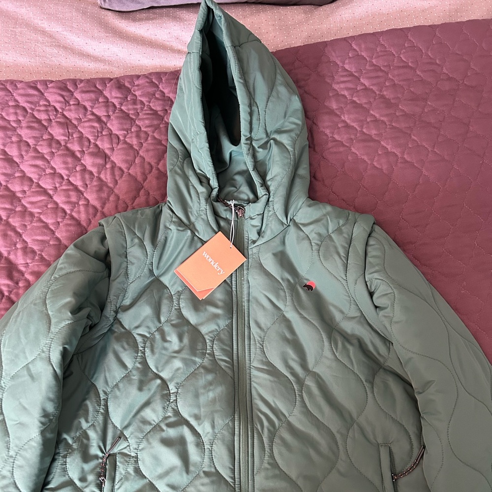 Wondery Outdoors Andi Puffer Convertible Jacket/Vest. Sagebrush Green. Small.NWT